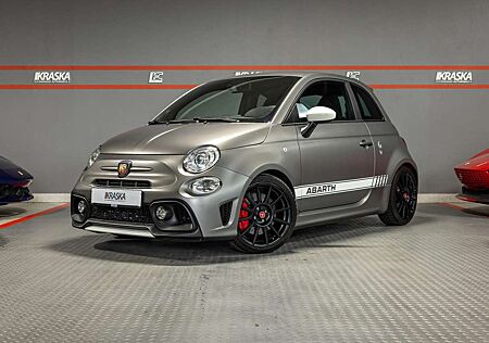 Abarth 595 esseesse 70 Years BEATS BREMBO AKRAPOVIC