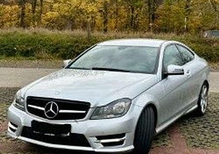 Mercedes-Benz C 180 C Coupe CGI BlueEfficiency AMG Line