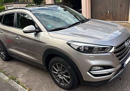 Hyundai Tucson Turbo Allrad, AHK, Vollausstattung, Panoramadach