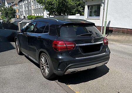 Mercedes-Benz GLA 250 4Matic 7G-DCT AMG Line