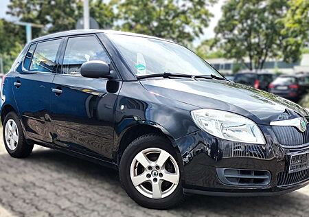 Skoda Fabia (NEU TÜV) Allwetterreifen/ City Car/ USB/ AUX