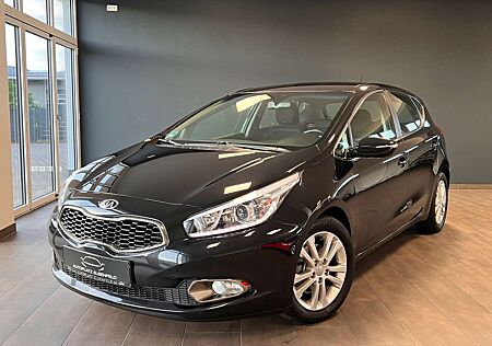 Kia Cee'd Ceed / 1.6 Spirit / LED / SHZ / TEMPOMAT / T-LEDER