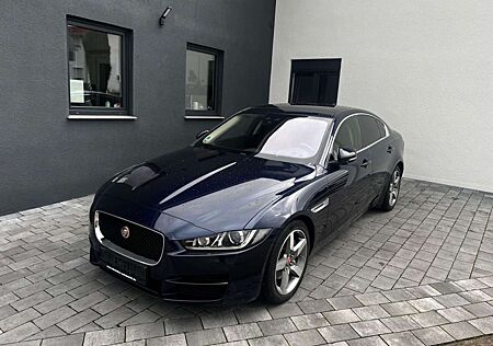 Jaguar XE 20d Portfolio Automatik/Bi-Xenon/Navi/Pano