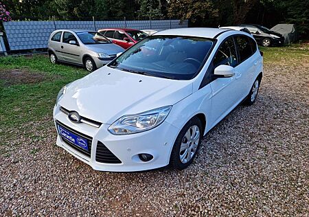 Ford Focus Klimatro 84Tkm PDC 1Hnd Tempom Scheckh ESP