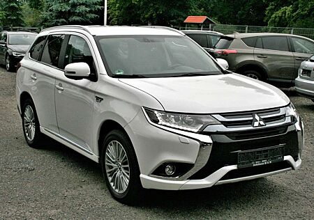 Mitsubishi Outlander PHEV Plus 4WD+Xenon+360°+AHK+PDC+Leder