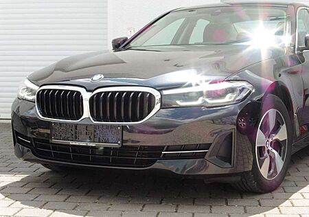 BMW 520 d xDrive LED Leder Navi Kamera 1-Hand LCI