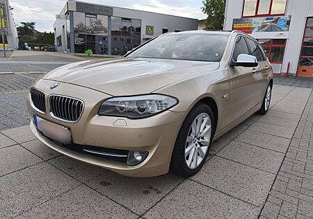 BMW 530d 530 5er Touring Diesel xDrive Touring Aut.