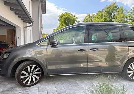 VW Sharan Volkswagen Diesel 2.0 TDI DSG BlueMotion Technology Hi