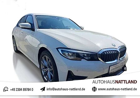 BMW 320 i Lim. Sport Line PDC Navi LED 1.Hd.