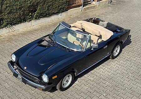 Fiat 124 Spider Leder+Sfoffverdeck+H-Kennz.