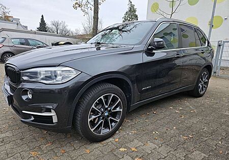 BMW X5 xDrive30d Leder/7-Sitzer/8Fach bereift