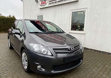 Toyota Auris Club 1.6 Life 5.türig / Navi / Klima /Temp