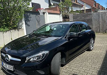 Mercedes-Benz CLA 180 (117.942)