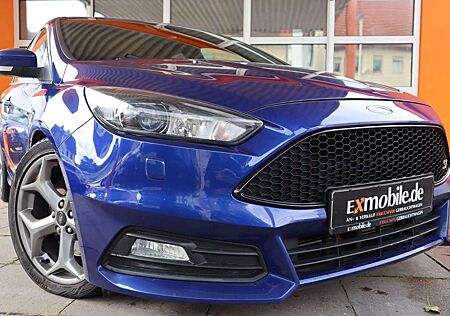 Ford Focus ST* LEDER* NAVI SYNC 3* XENON* WINTERPAKET