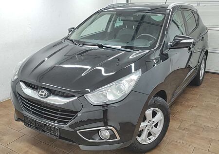 Hyundai ix35 AUTOMATIK AHK KLIMAA SHZ LEDER BC VIELES NEU 2WD