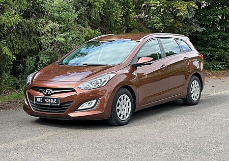 Hyundai i30 1.4 +1.HAND+KLIMAAUTOMATIK+BLUETOOTH+WENIG KM+