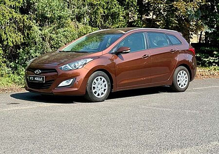 Hyundai i30 1.4 +1.HAND+KLIMAAUTOMATIK+BLUETOOTH+WENIG KM+