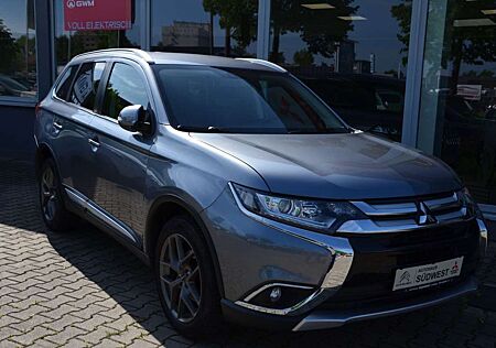 Mitsubishi Outlander 2.2 DI-D 4WD Plus 7 Sitzer