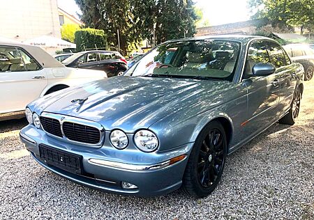 Jaguar XJ6 3.0 V6 Automatik Klima Leder 18 Zoll Rechtslenker