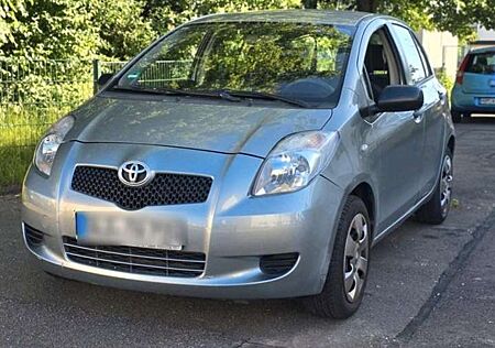 Toyota Yaris Cool