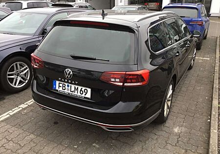 VW Passat Variant Volkswagen Elegance