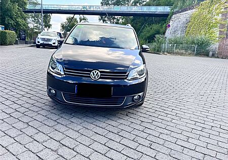 VW Touran Volkswagen Life BMT