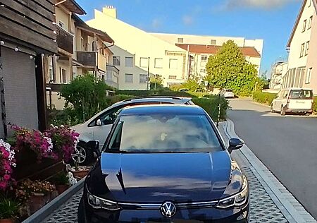 VW Golf Volkswagen Active