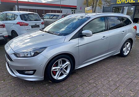 Ford Focus gebraucht kaufen Ford Focus Titanium/Scheckheft/Sportpaket/TÜV 02.2027