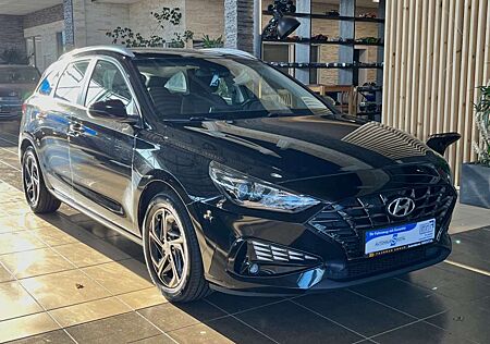 Hyundai i30 Trend SHZ R.Cam PDC Tempomat Spurassist.