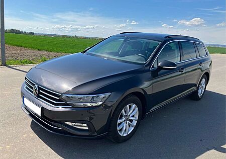 VW Passat Variant Volkswagen 1.5 TSI Business DSG AHK Garantie