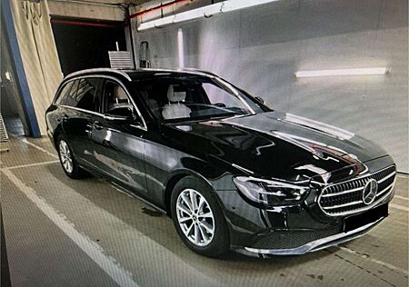 Mercedes-Benz E 200 d T-Modell Avantgard 1.HD/V.LEDER/KAMERA