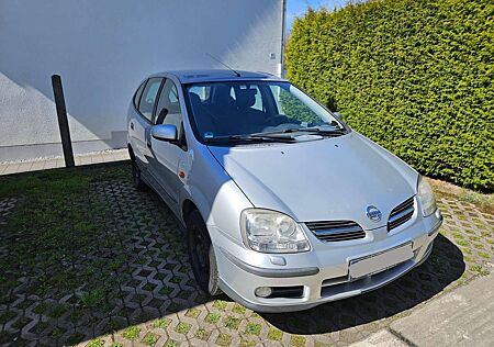 Nissan Almera Tino Almera Tino visia