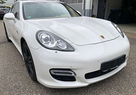 Porsche Panamera Turbo PDK