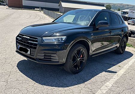 Audi Q5 quattro sport, 3x S-line Black