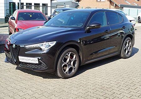 Alfa Romeo Stelvio Sprint Q4 #AssistenzPaket #AppleCarPlay