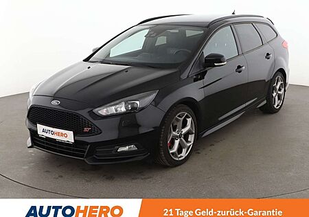 Ford Focus 2.0 EcoBoost ST*NAVI*XENON*TEMPO*CAM*PDC*SHZ*