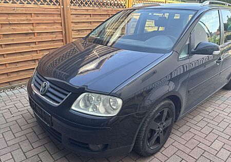 VW Touran Volkswagen Highline