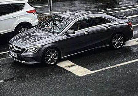 Mercedes-Benz CLA 180 7G-DCT Urban