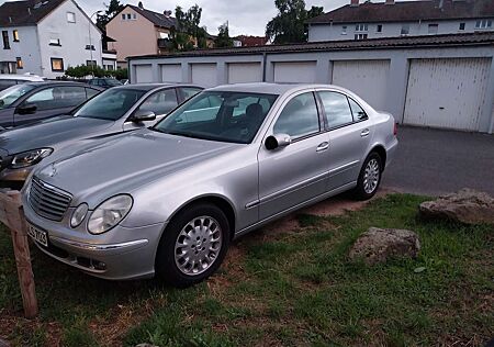 Mercedes-Benz E 220 E-Klasse Diesel CDI Elegance Automatic, TÜV /NEU
