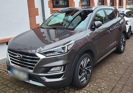 Hyundai Tucson blue 1.7 CRDi 2WD DCT Premium