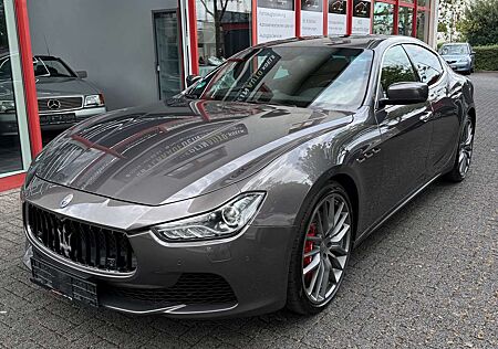 Maserati Ghibli Automatik S Q4 ( Scheckheftgepflegt )