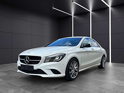 Mercedes-Benz CLA 180 7G-DCT Urban /LEDER/NAVI/XENON/HK