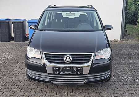 VW Touran Volkswagen Conceptline *7-Sitzer*
