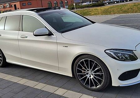 Mercedes-Benz C 400 4Matic T 7G-TRONIC AMG Line