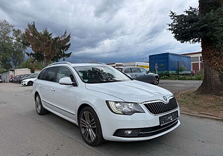 Skoda Superb 2.0 TDI DSG 4x4 Elegance PANO/STANDHEIZUN
