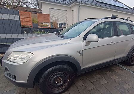 Chevrolet Captiva 2.4 4WD 7 Sitzer Gas LT