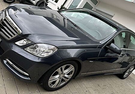 Mercedes-Benz E 220 CDI DPF BlueEFFICIENCY Automatik