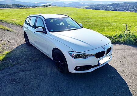 BMW 320i 320 Touring Aut. Advantage
