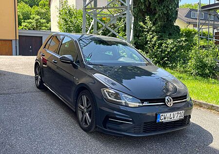 VW Golf Volkswagen R-Line