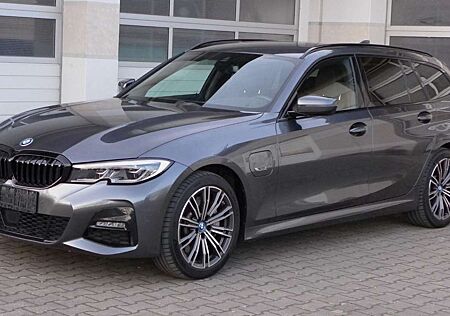 BMW 330 e Touring M Sport/ACC/HeadUp/LaserLicht/DrivA